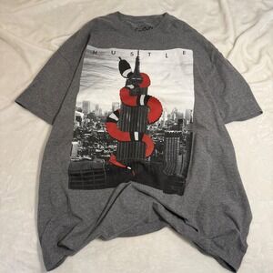 Hustle Snake Cityscape Graphic Tee Men's Gray Urban Streetwear Short SleeveShirt